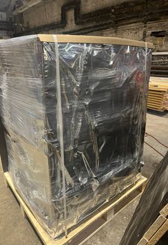 Барьерная упаковка крупного промышленного оборудования на поддоне